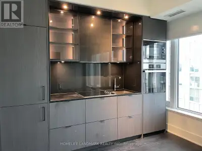 2508 - 11 YORKVILLE AVENUE Toronto (Annex), Ontario
