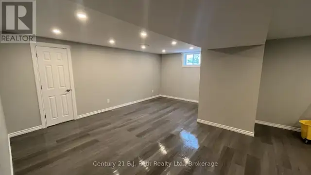 LOWER - 687 VICTORIA STREET Midland, Ontario in Long Term Rentals in Barrie - Image 5
