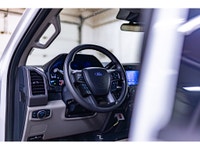 **ACCIDENT FREE - MECHANICALLY CERTIFIED** 56,119 KM This 2022 Ford F-350 4x4 Crew Cab XLT Deck is p... (image 8)