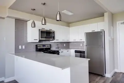 Building Features Get 1 Month Free Rent!* Welcome to 88 Erskine - midtown Toronto's most iconic rent...