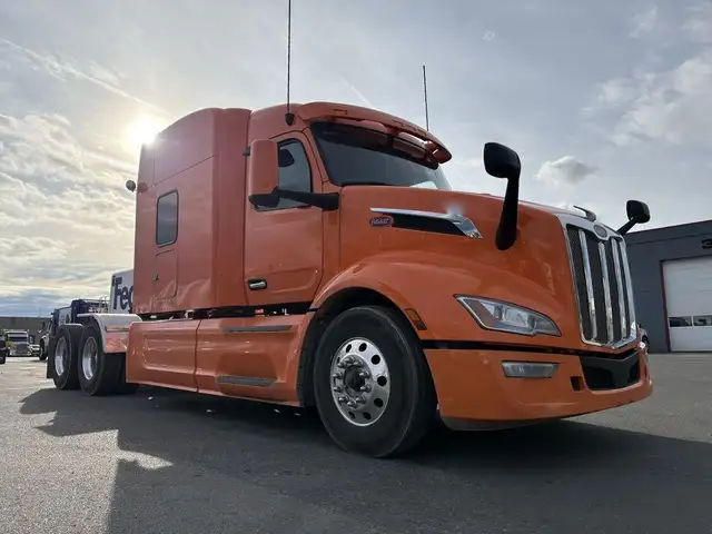 2023 Peterbilt 579 in Heavy Trucks in Hamilton - Image 5