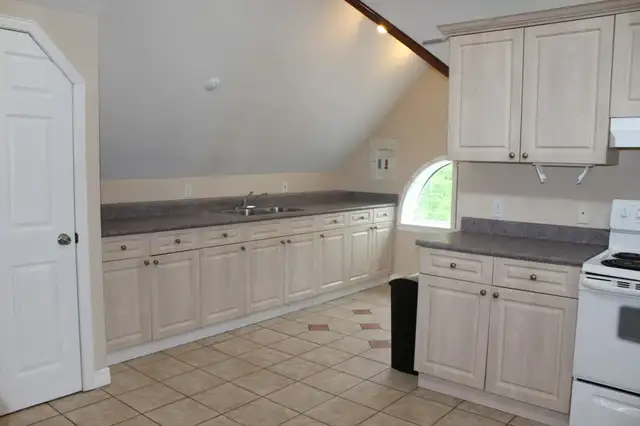 62 DORSET ST - STUDENT RENTALS AVAILABLE in Room Rentals & Roommates in Kitchener / Waterloo - Image 22