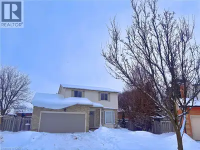 Welcome Home to this well maintained 3 bed 2 bath family home on very desirable court location in La...