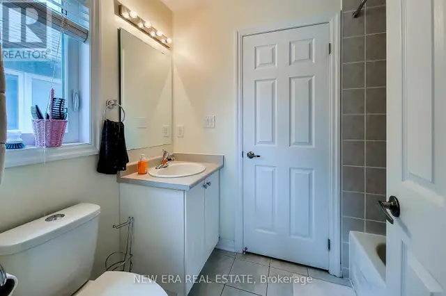 128 MONTREAL CIRCLE Hamilton (Winona Park), Ontario in Houses for Sale in Hamilton - Image 35