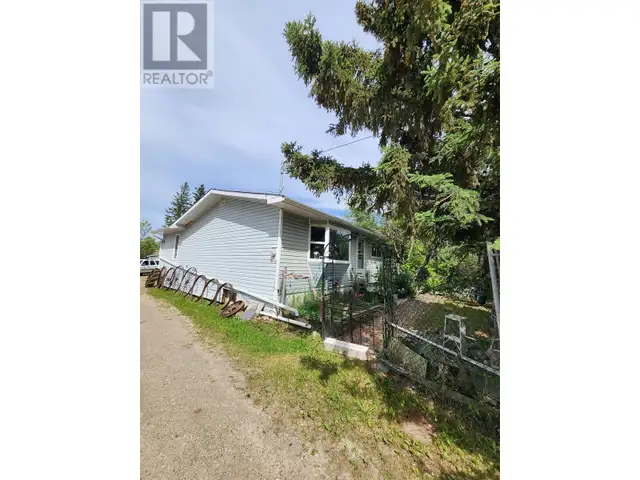 12208 OAK AVENUE Fort St. John, British Columbia in Houses for Sale in Fort St. John - Image 7