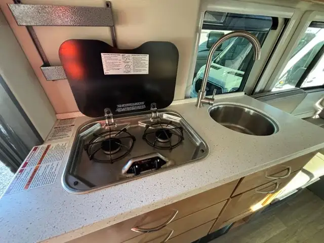 2024 Beyond 22C in RVs & Motorhomes in Laval / North Shore - Image 8