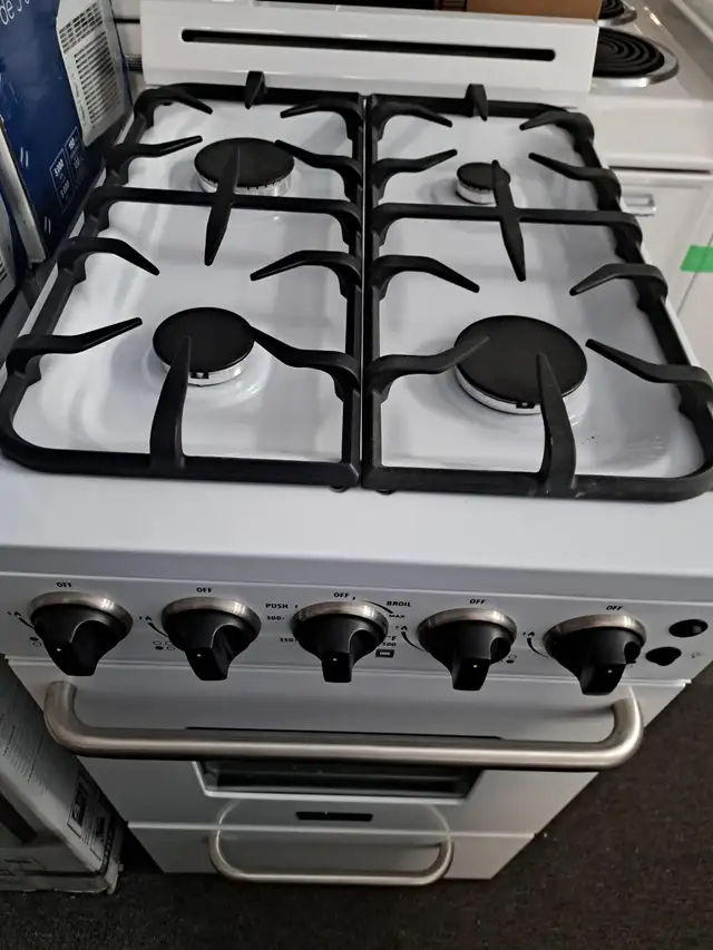STOVES. Propane, Gas and Electric. Apt Size. 20 inch + 24 inch in Stoves, Ovens & Ranges in City of Toronto - Image 4