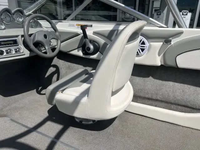 2012 Bayliner 185 in Powerboats & Motorboats in Saskatoon - Image 13