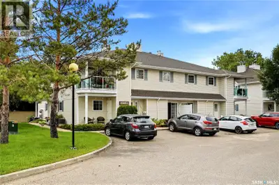 Welcome to this beautifully maintained main-floor condo in Hawthorne Terrace. This charming 2-bedroo...