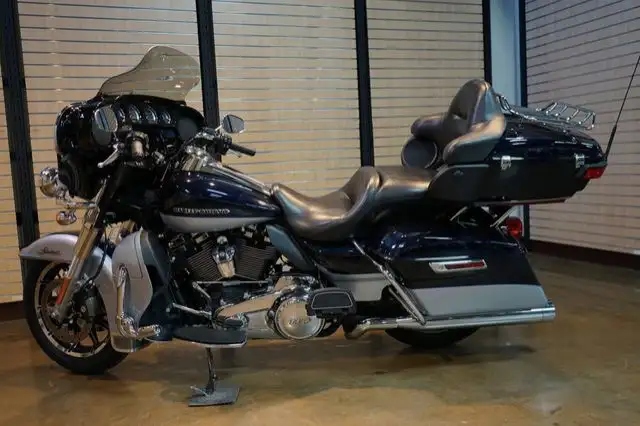 2019 Harley-Davidson FLHTK - Ultra Limited in Sport Touring in Lethbridge - Image 9