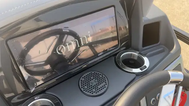 2024 Regency 230 LE3 Sport With 250L Tritoon Pontoon Boat in Powerboats & Motorboats in Vernon - Image 24