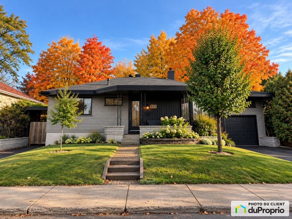 $699,900 - Bungalow for sale in St-Vincent-de-Paul — photo 1