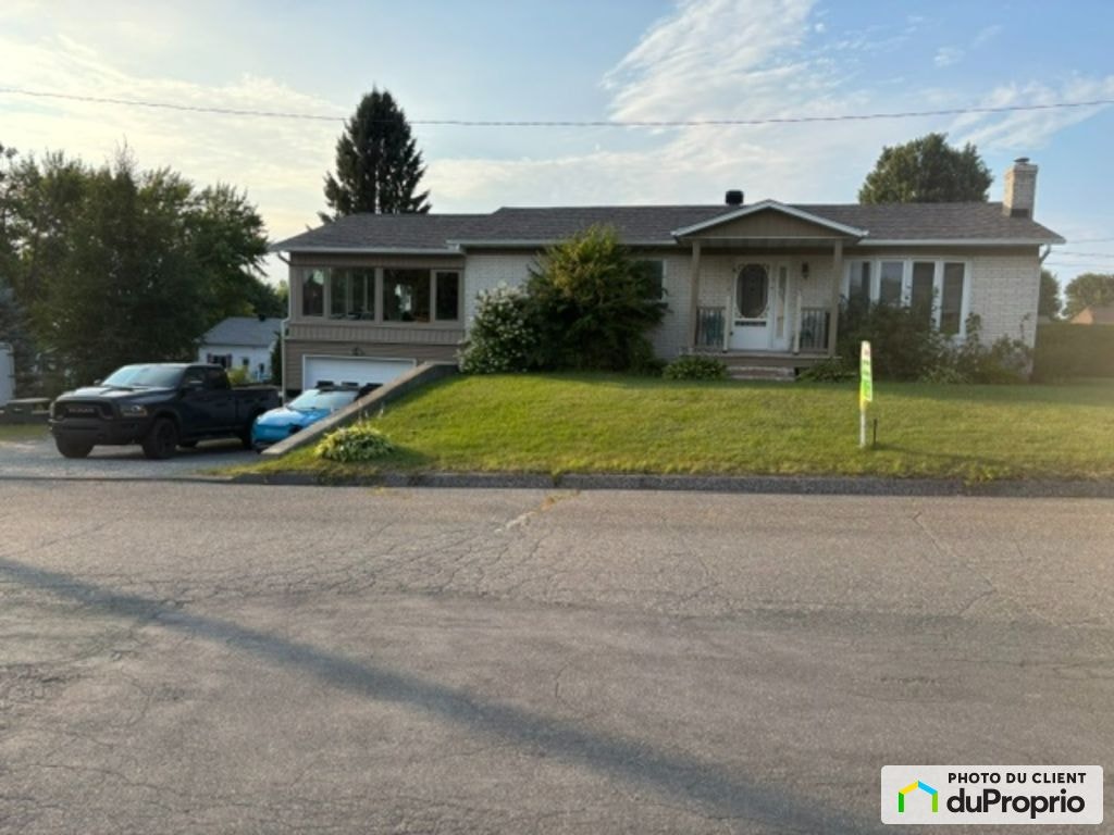$385,000 - Bungalow for sale in Val-des-Sources — photo 1