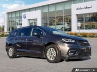 This Chrysler Pacifica boasts a Regular Unleaded V-6 3.6 L/220 engine powering this Automatic transm... (image 6)