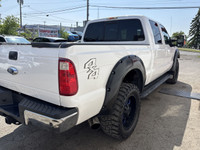 LARIAT | 6.7L DIESEL | CREW CAB | 4X4 This 2015 Ford F-350 Super Duty LARIAT combines serious towing... (image 3)