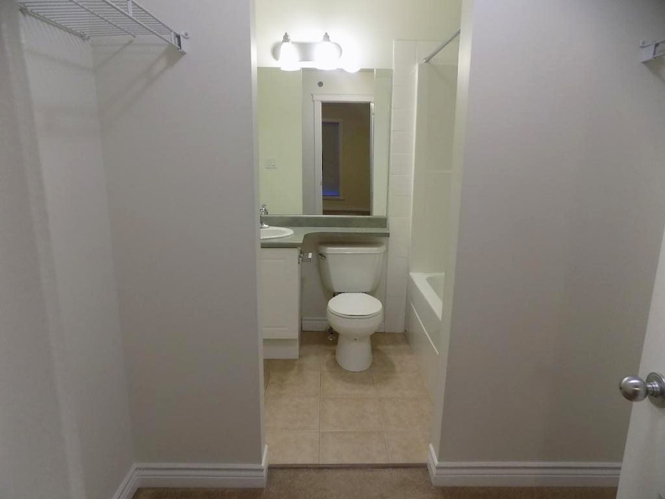 Three Lakes Village - 3 Bedroom 2.5 Bath Townhouse Apartment for 5