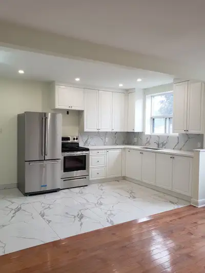 Gorgeous Condo Style Unit This is a newly renovated with very high end materials. New kitchen cabine...