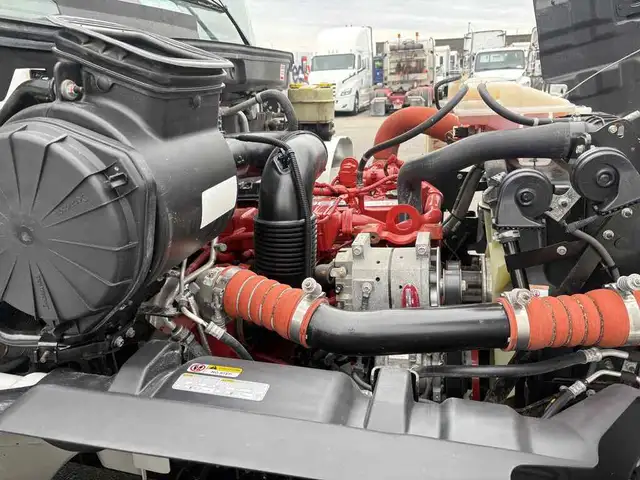 2024 Hino L7 Safety Certified in Heavy Trucks in Hamilton - Image 12