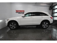 Mercedes GLC 300 Premium 4MATIC 2019 avec moteur 2.0L turbo developpant 241 HP et traction integrale... (image 3)