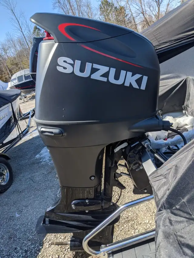 2024 Suzuki Marine DF250TXSS - Matte Black in Powerboats & Motorboats in Barrie - Image 3
