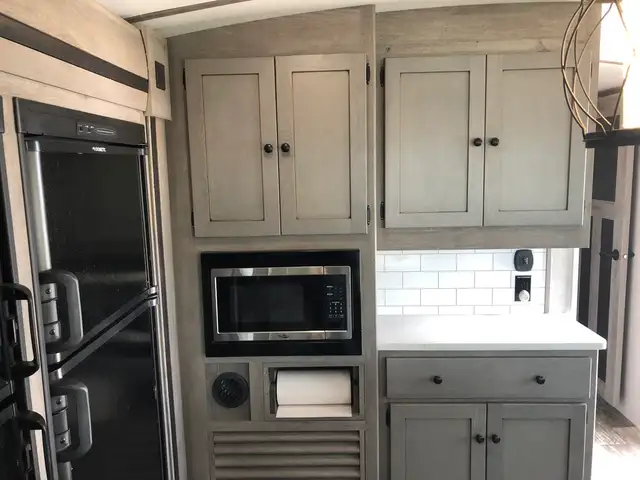 2020 Keystone RV Outback 328RL in Travel Trailers & Campers in St. Albert - Image 18