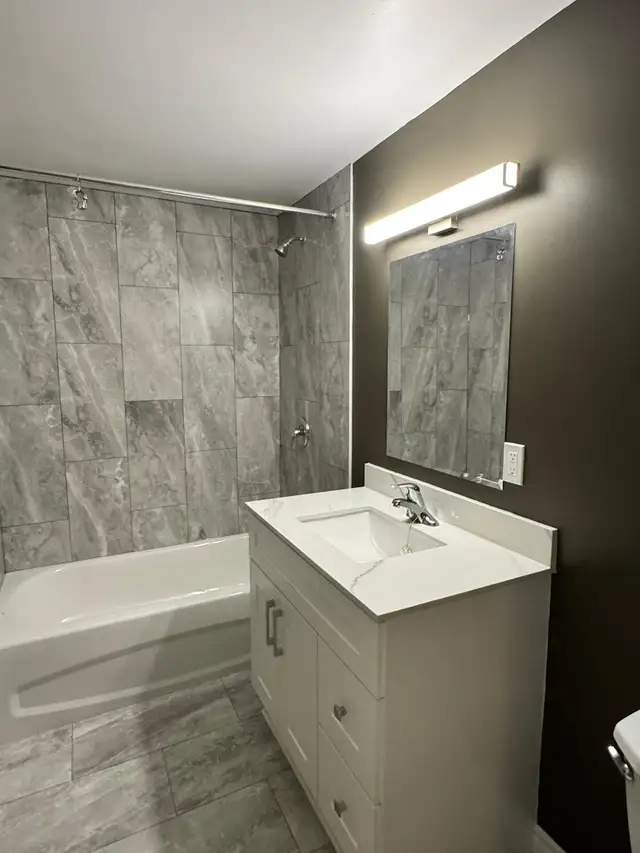 COZY 2BDRM TOWNHOME | LTO PRICE DROP + FREE 65" TV - CENTRAL A/C in Long Term Rentals in Cambridge - Image 3