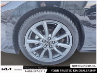 2019 Mazda Mazda3 GT Premium Ready for anything, from the streets of Calgary to the highways of Albe... (image 7)