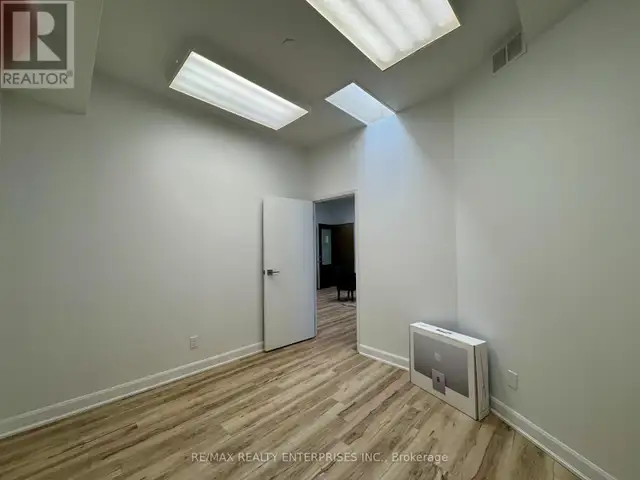 1 - 292 LAKESHORE ROAD E Oakville (OO Old Oakville), Ontario in Commercial & Office Space for Rent in Oakville / Halton Region - Image 9