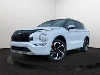 This Mitsubishi Outlander has a powerful Regular Unleaded I-4 2.5 L/152 engine powering this Variabl...