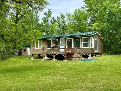 R27//Beaconia/Adorable 844 SF 2 BR cottage with gorgeous LAKEVIEWS in Boulder Bay!! Recent upgrades...