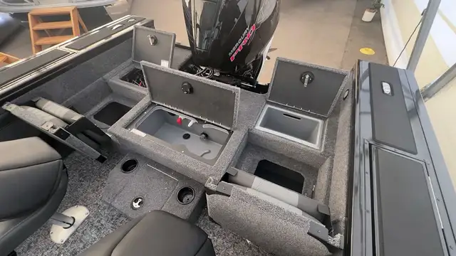 2026 TRACKER Targa V-19 Combo Tournament Edition fishing boat in Powerboats & Motorboats in Calgary - Image 31