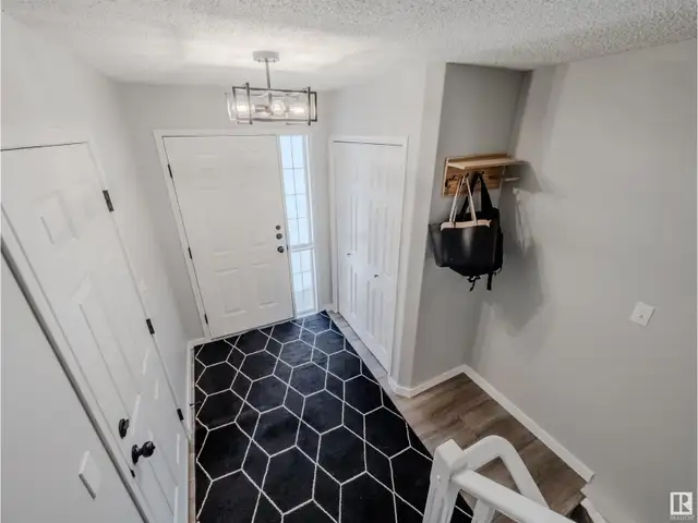 #18 64 BLACKBURN SW Edmonton, Alberta62864392095747122