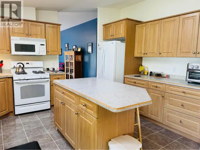 3722 CARSON ROAD Williams Lake, British Columbia in Houses for Sale in Williams Lake - Image 5