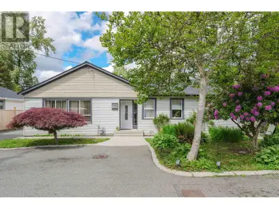 Sprawling 2853sqft rancher with 5 bed/5 bath on a 10,000sqft Lot located on the Dewdney Travel corri...