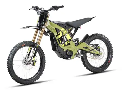 Surron Light Bee 2025 – Électrique, puissant et léger ! ⚡ Découvrez le nouveau Surron Light Bee 2025...