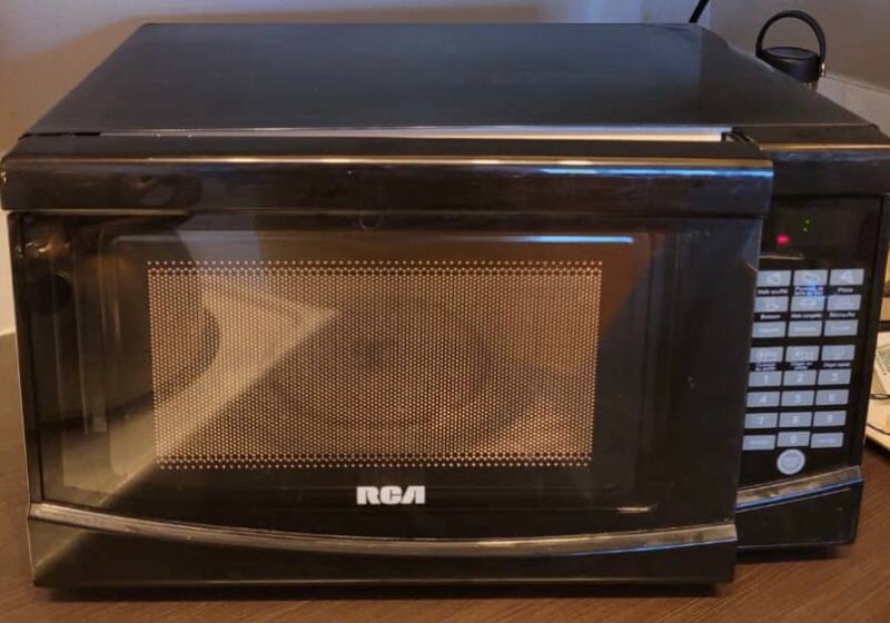 RCA 0.7cu ft 700Watt Microwave (Black) Microwaves & Cookers