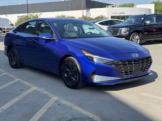2022 Hyundai Elantra HYBRID ULTIMATE w/ TOP MODEL / LEATHER / SU in Cars & Trucks in Calgary - Image 2