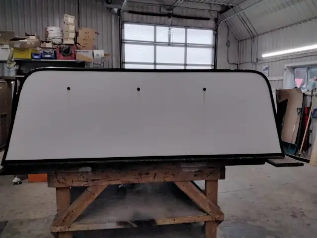 Dodge Ram 5’7 White Leer Truck Cap #54007 in Other Parts & Accessories in Kitchener / Waterloo - Image 9