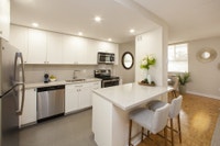 SPACIOUS 1 BEDROOM DEN APARTMENT FOR RENT IN NEWMARKET! SELECT APARTMENTS REVITALIZED WITH MODERN FI... (image 6)