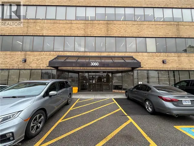 3060 MAINWAY Unit# 201 Burlington, Ontario in Commercial & Office Space for Rent in Oakville / Halton Region - Image 6