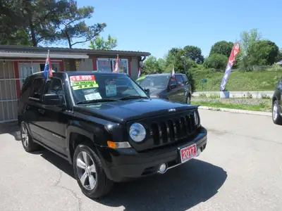 2017 Jeep Patriot. 2.4 L 4 Cylinder ENGINE. 4X4……LOW LOW LOW KMS (173000 KMS ONLY)…..Leather/Heated...