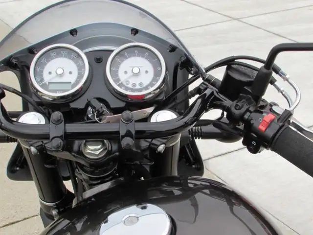 2020 Kawasaki W800 Cafe in Sport Bikes in Leamington - Image 10