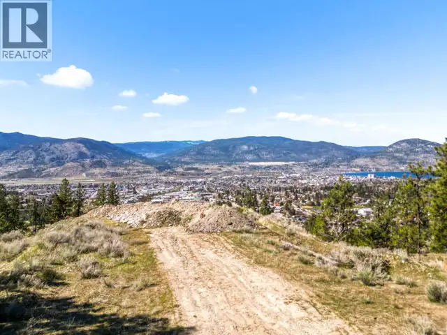 138 SALIKEN Drive Penticton, British Columbia in Houses for Sale in Penticton - Image 4