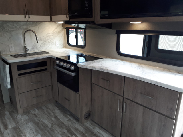 2023 Grand Design 2500RL in Travel Trailers & Campers in North Bay - Image 3