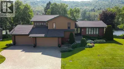 Major reduction of 100 000$ for quick sale ! First time on the market! Let yourself be charmed by th...