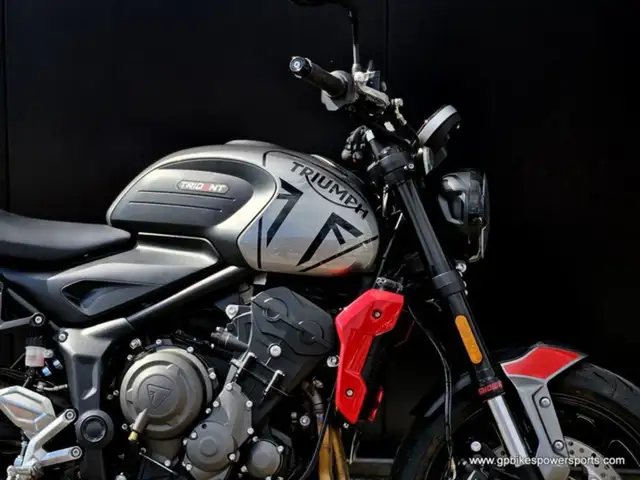 2023 Triumph Trident 660 Silver Ice Diablo Red in Street, Cruisers & Choppers in Oshawa / Durham Region - Image 15