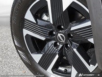 This Nissan Kicks has a strong Regular Unleaded I-4 2.0 L/122 engine powering this Variable transmis... (image 7)