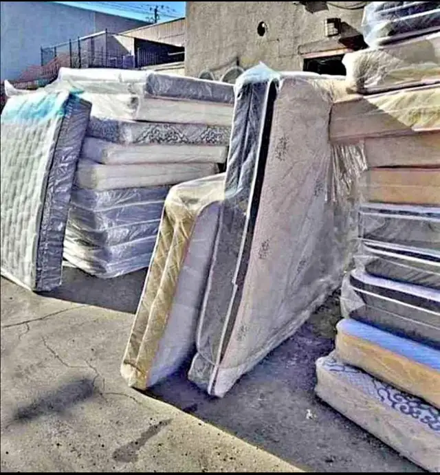Full Mattress | Twin Mattress : Queen Mattress / King Mattress in Beds & Mattresses in Oshawa / Durham Region - Image 5