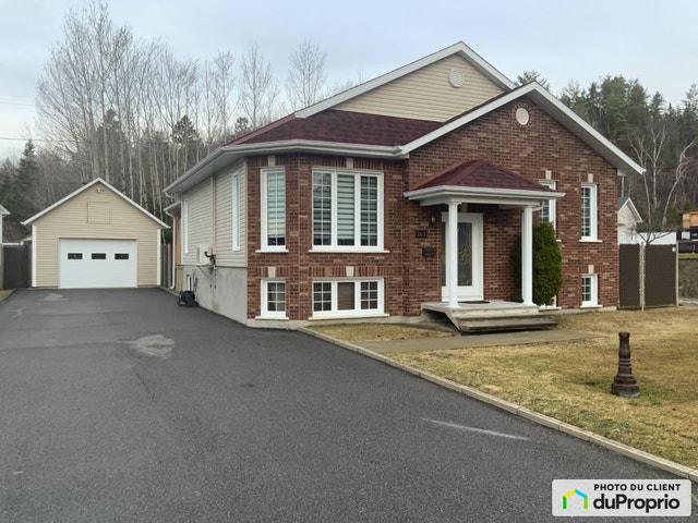 $524,000 - Bungalow for sale in Chicoutimi (Chicoutimi-Nord) — photo 1