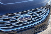 Edge Titanium Edge Titanium, EcoBoost 2.0L I4 GTDi DOHC Turbocharged VCT, AWD, Agate Black Metallic,... (image 8)